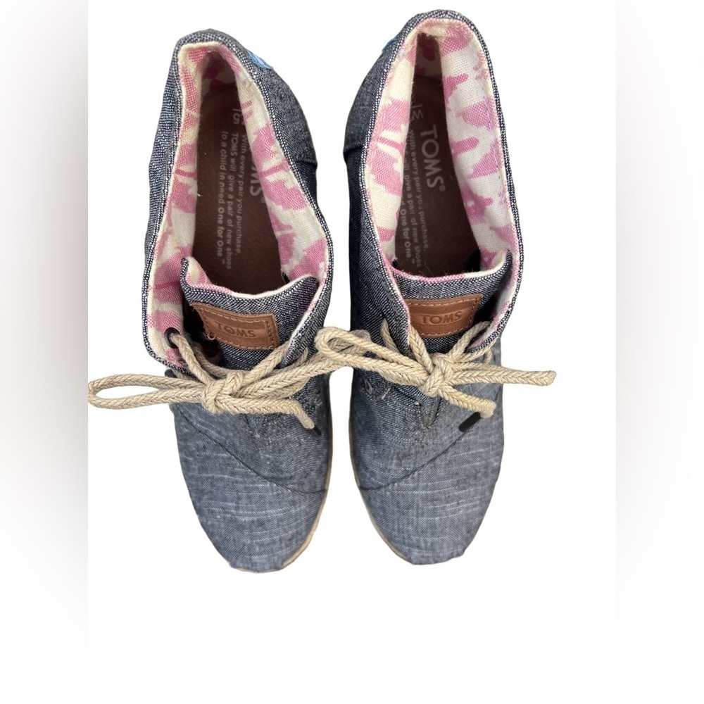 Toms Desert Wedges in Chambray Size 7.5 - Picture 2 of 9